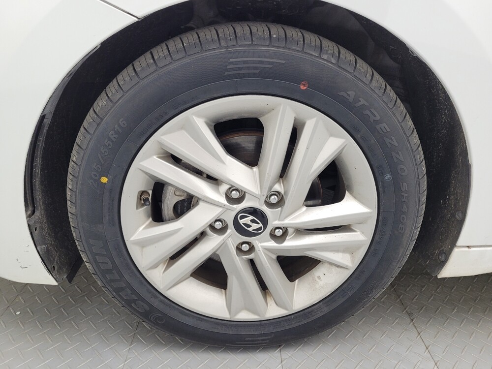 2019 Hyundai Elantra in Greenville, NC 27834 - 18126823 31