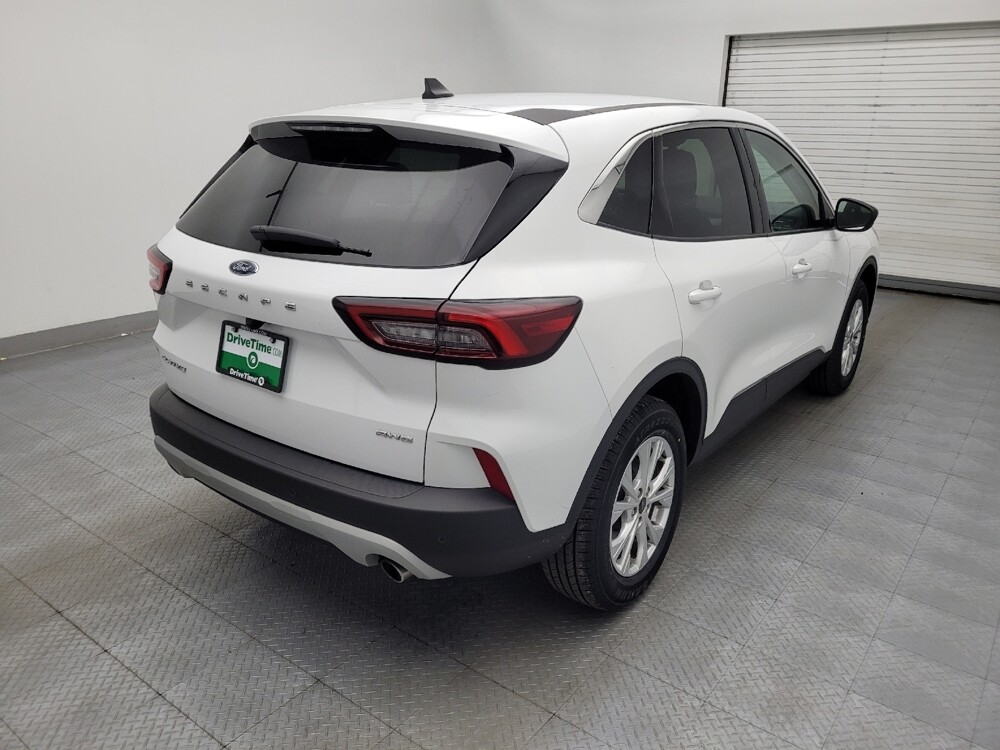 2024 Ford Escape in Greenville, SC 29607 - 18126824 8