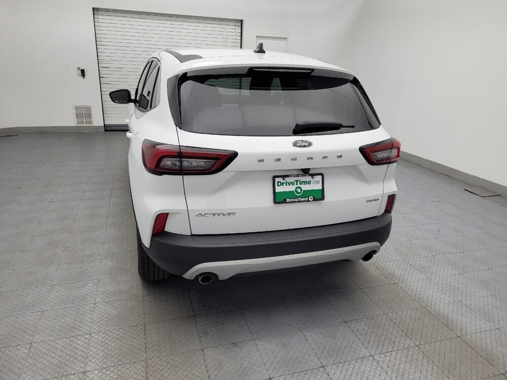 2024 Ford Escape in Greenville, SC 29607 - 18126824 5