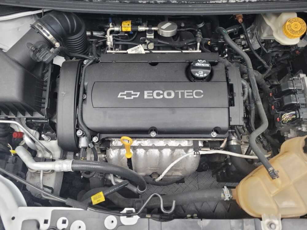 2018 Chevrolet Sonic in Memphis, TN 38128 - 18126860 30