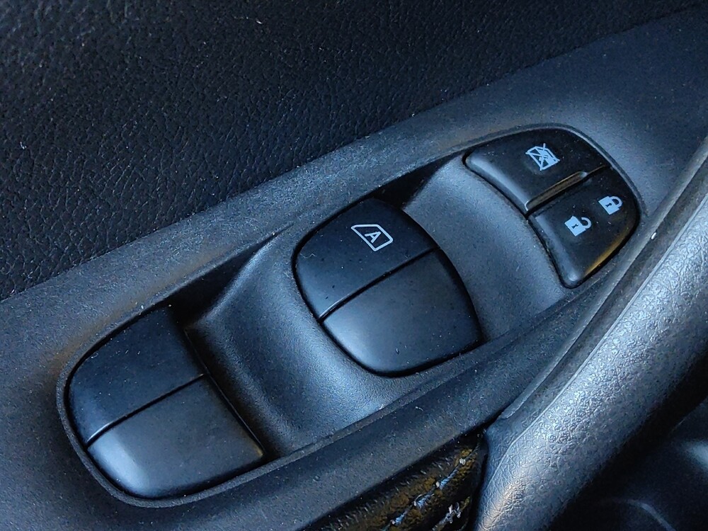 2021 Nissan Rogue Sport in Metairie, LA 70006 - 18126903 27