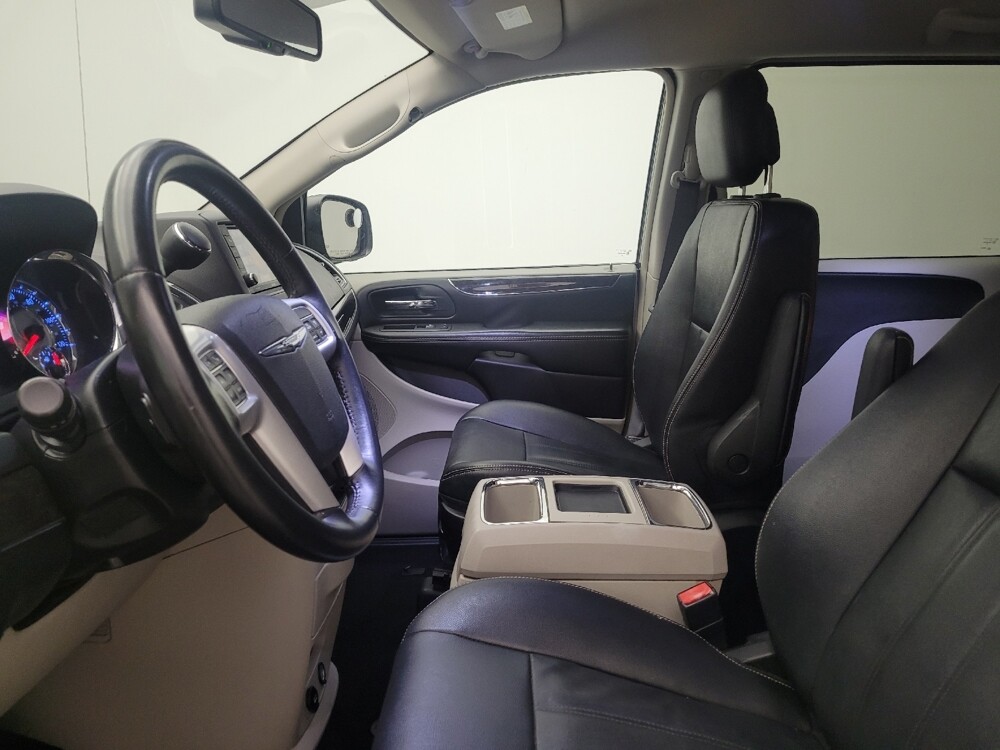 2016 Chrysler Town & Country in Toledo, OH 43617 - 18126911 17