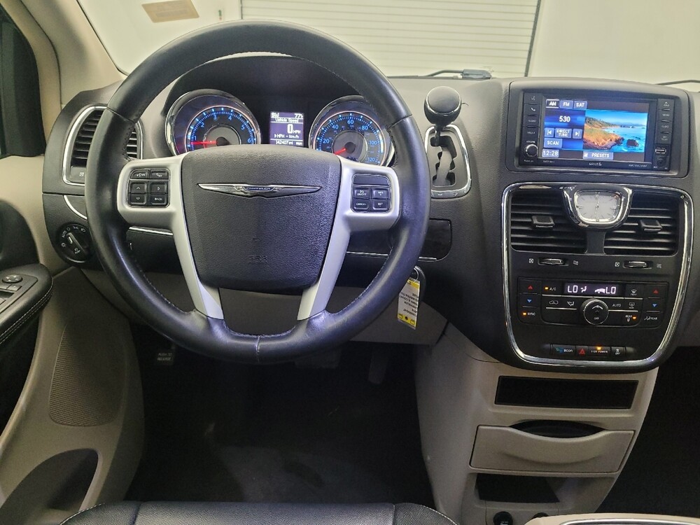 2016 Chrysler Town & Country in Toledo, OH 43617 - 18126911 22