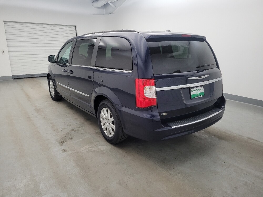 2016 Chrysler Town & Country in Toledo, OH 43617 - 18126911 5