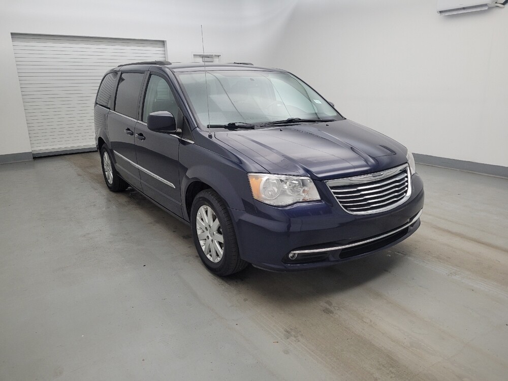 2016 Chrysler Town & Country in Toledo, OH 43617 - 18126911 13