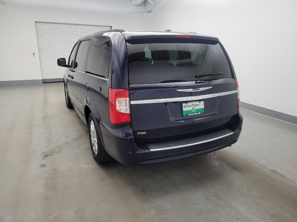 2016 Chrysler Town & Country in Toledo, OH 43617 - 18126911 6