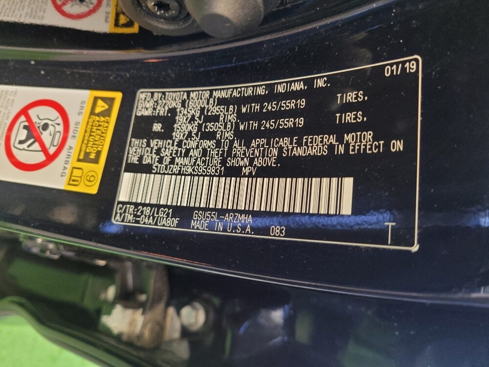 2019 Toyota Highlander in Louisville, KY 40258 - 18126926 33