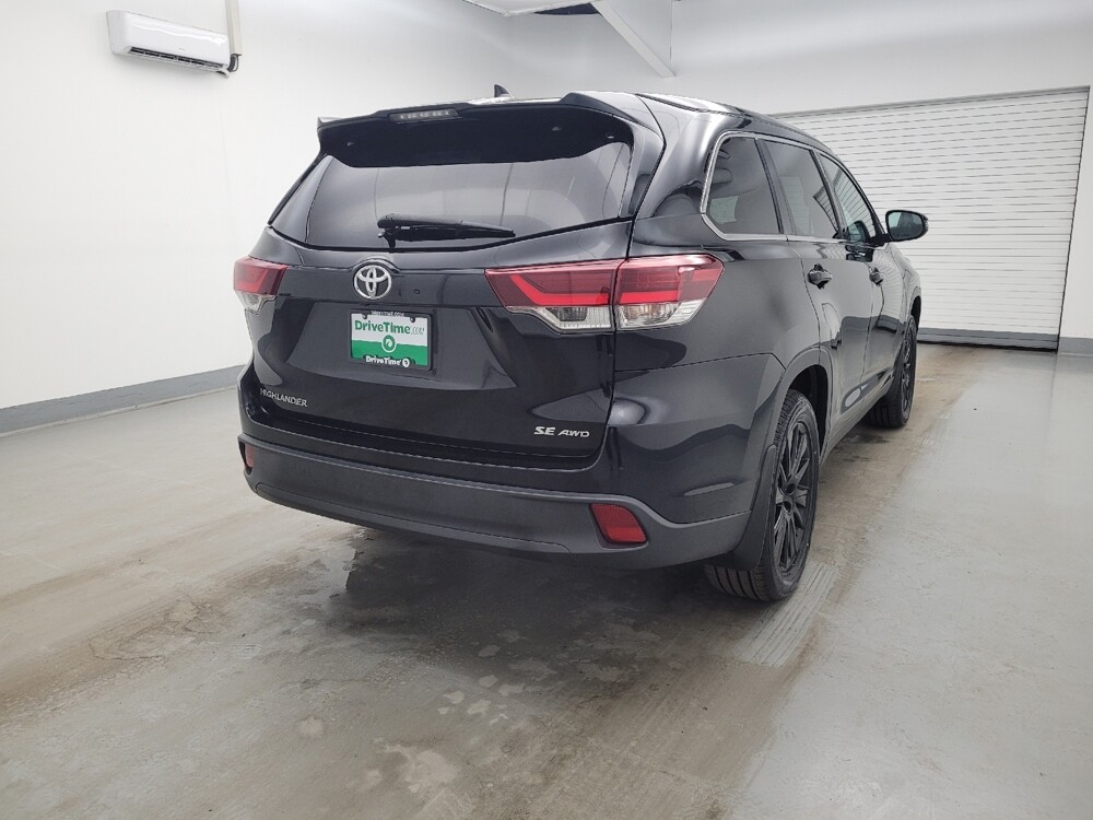 2019 Toyota Highlander in Louisville, KY 40258 - 18126926 9