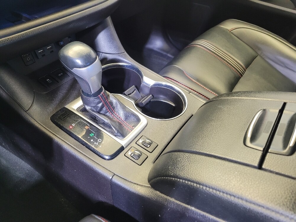 2019 Toyota Highlander in Louisville, KY 40258 - 18126926 26