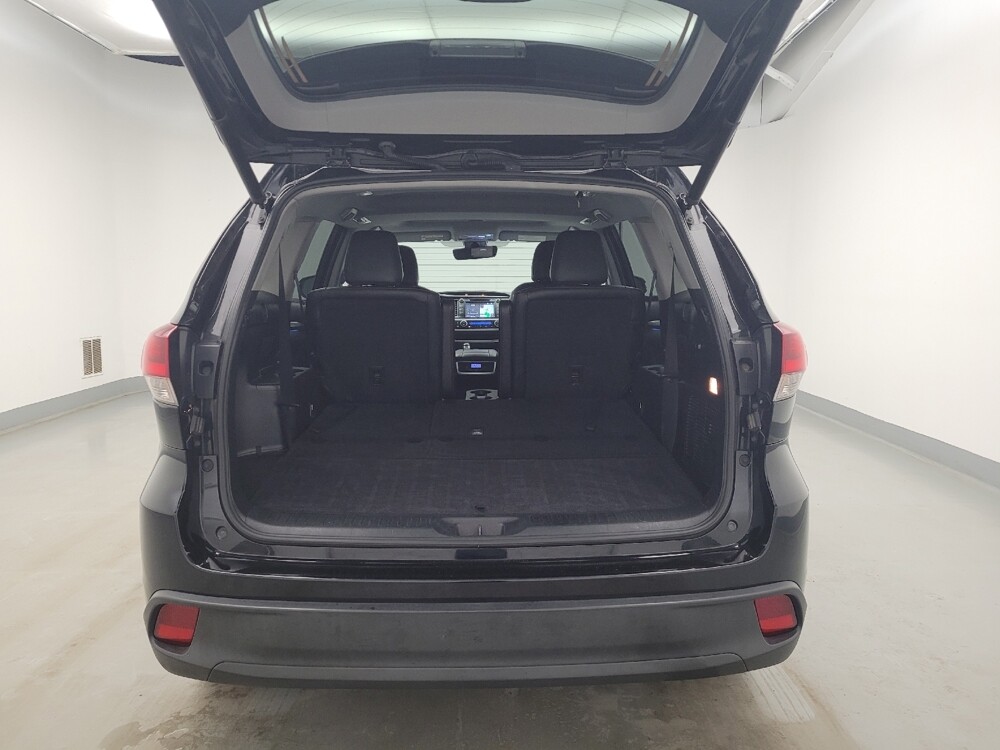 2019 Toyota Highlander in Louisville, KY 40258 - 18126926 29