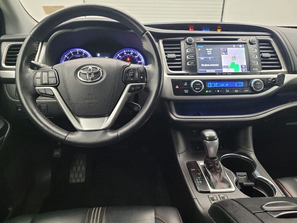 2019 Toyota Highlander in Louisville, KY 40258 - 18126926 22