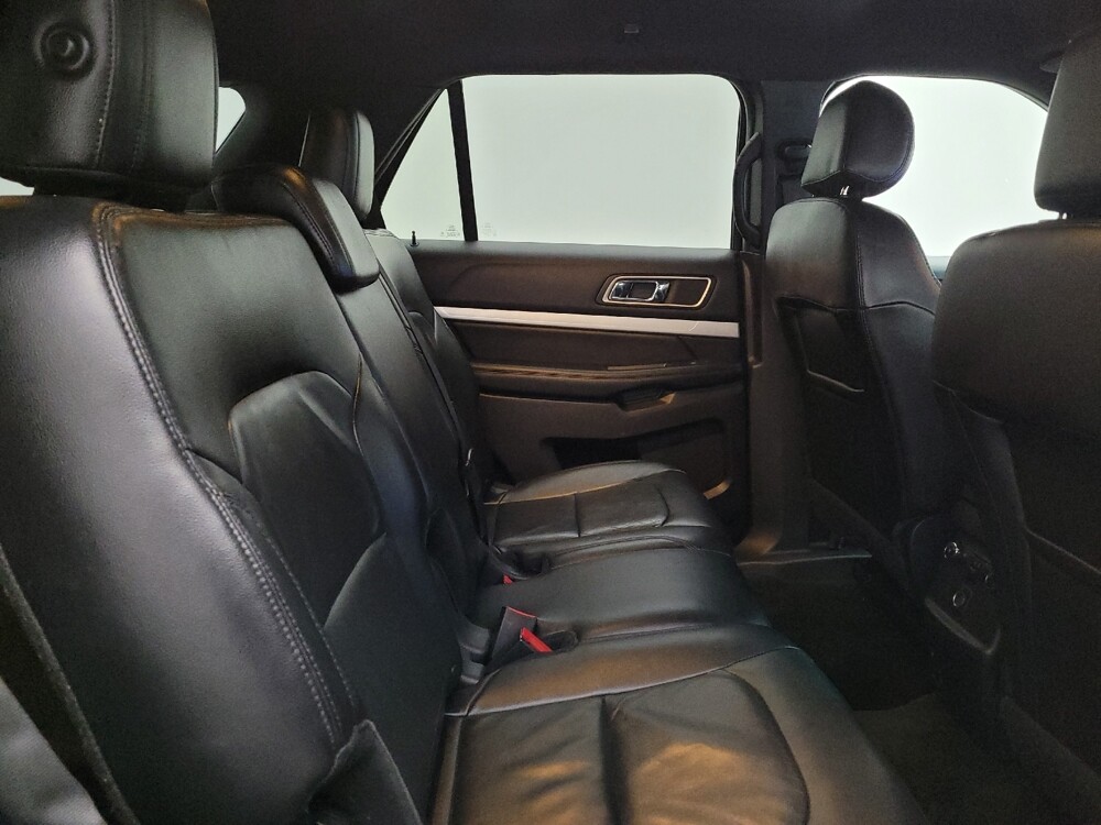 2017 Ford Explorer in Fairfield, OH 45014 - 18126932 19
