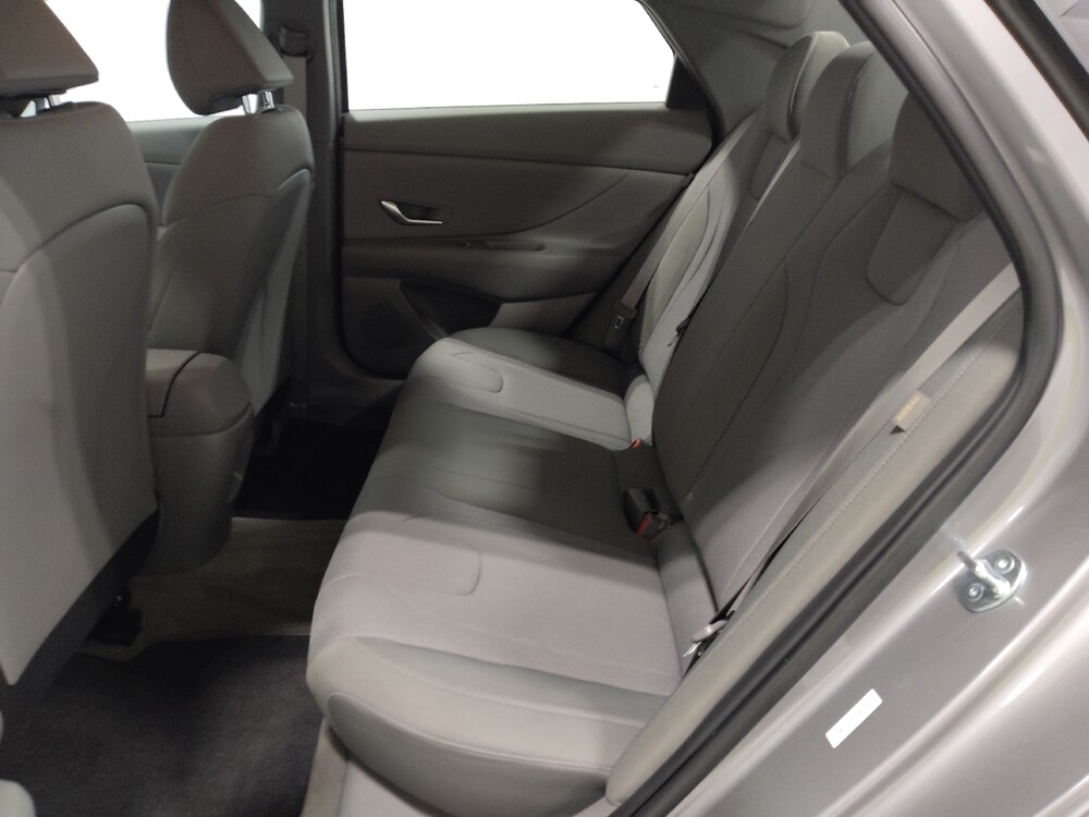 2025 Hyundai Elantra in Columbus, OH 43231 - 18126945 18