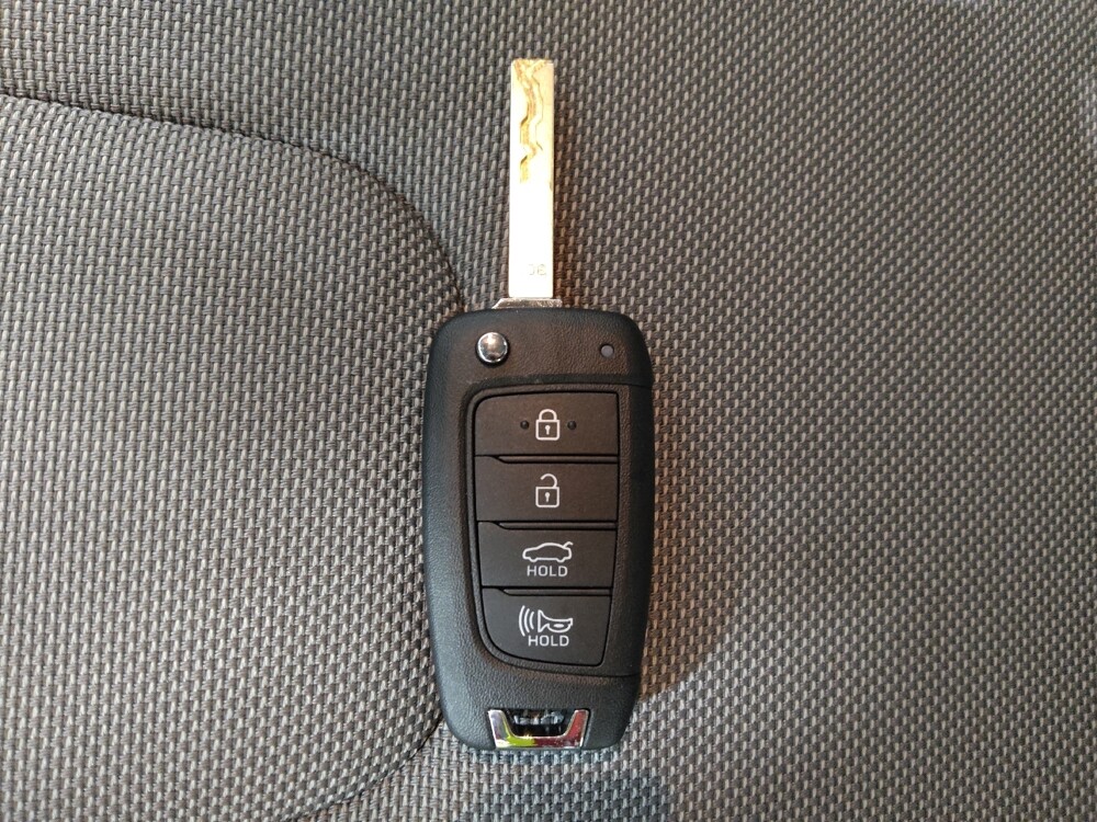 2025 Hyundai Elantra in Columbus, OH 43231 - 18126945 32