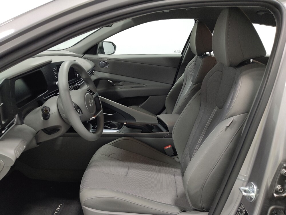 2025 Hyundai Elantra in Columbus, OH 43231 - 18126945 17