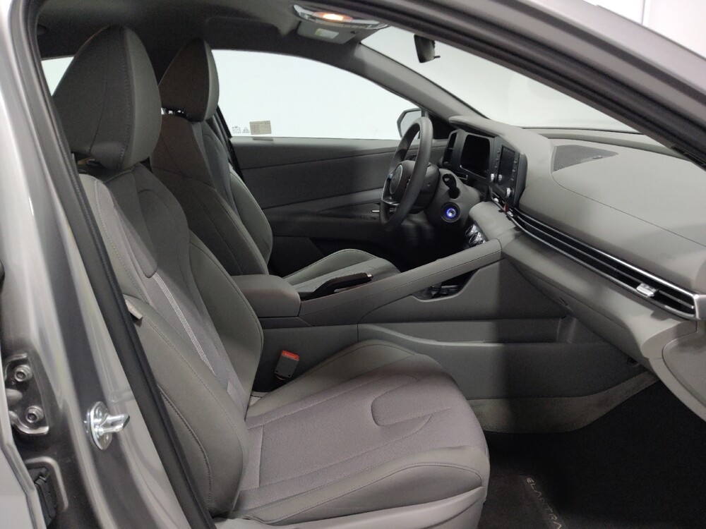 2025 Hyundai Elantra in Columbus, OH 43231 - 18126945 21