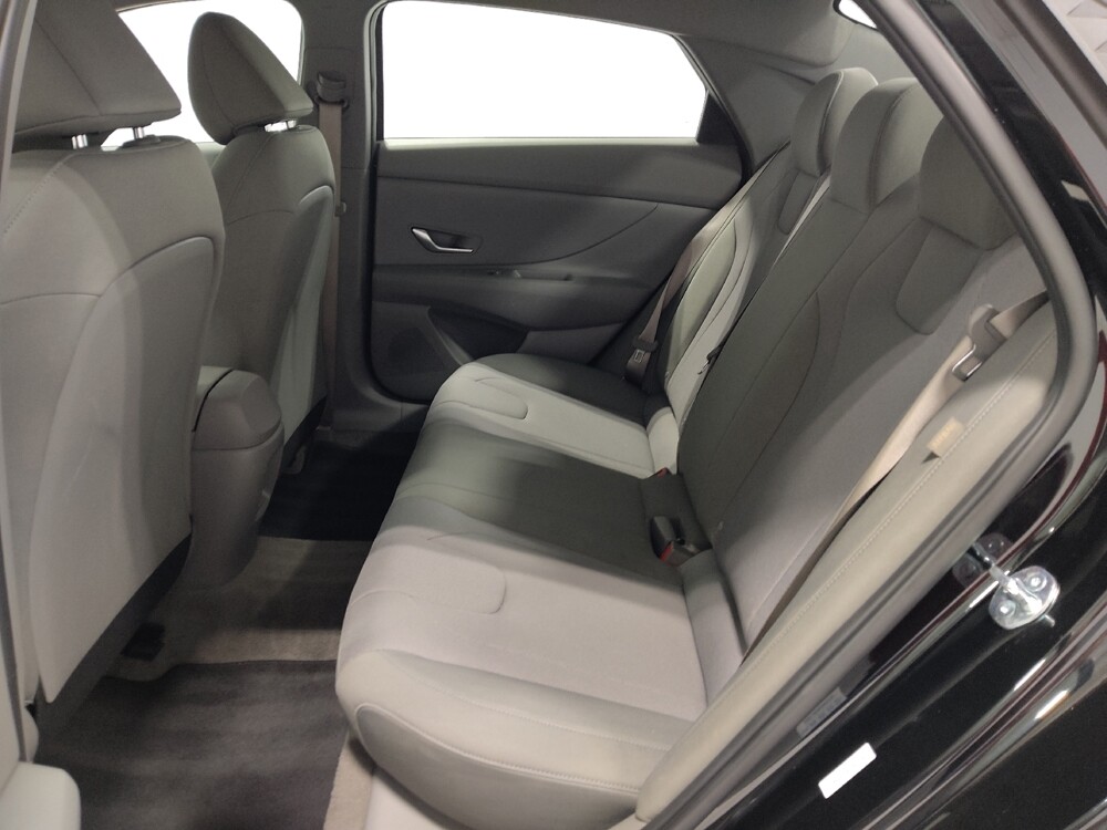 2025 Hyundai Elantra in Cincinnati, OH 45255 - 18126946 18