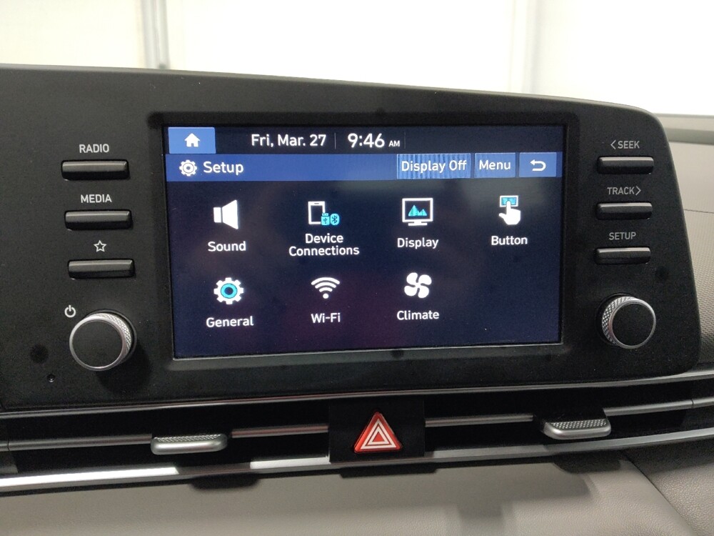 2025 Hyundai Elantra in Cincinnati, OH 45255 - 18126946 25