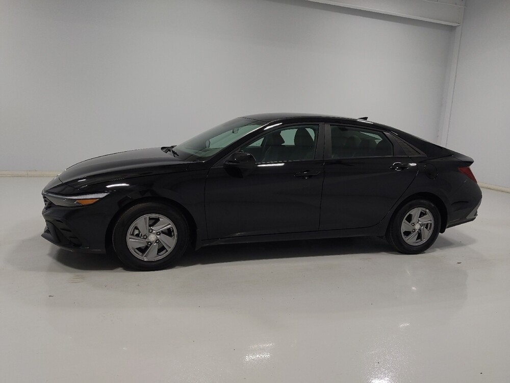 2025 Hyundai Elantra in Cincinnati, OH 45255 - 18126946 2