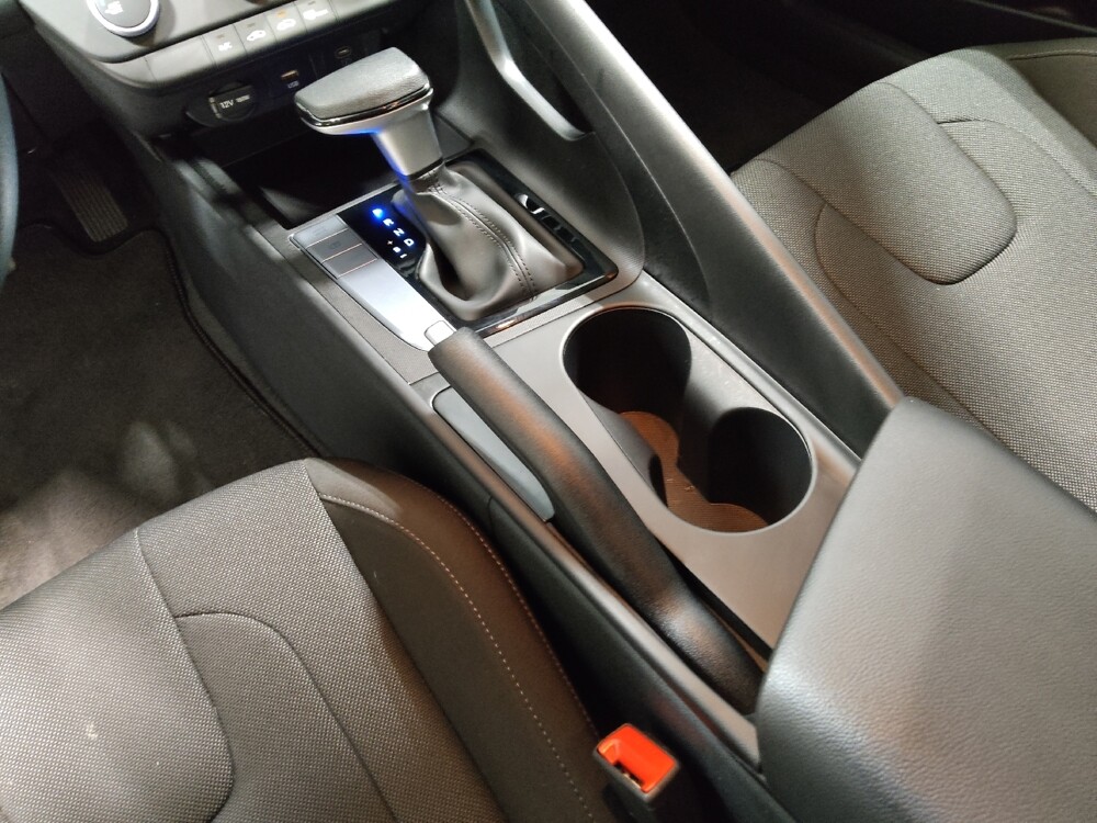 2025 Hyundai Elantra in Columbus, OH 43231 - 18126947 26