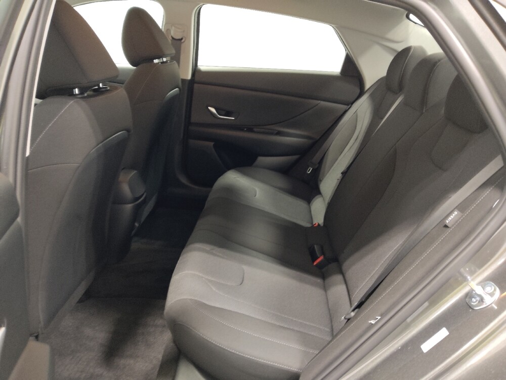 2025 Hyundai Elantra in Columbus, OH 43231 - 18126947 18