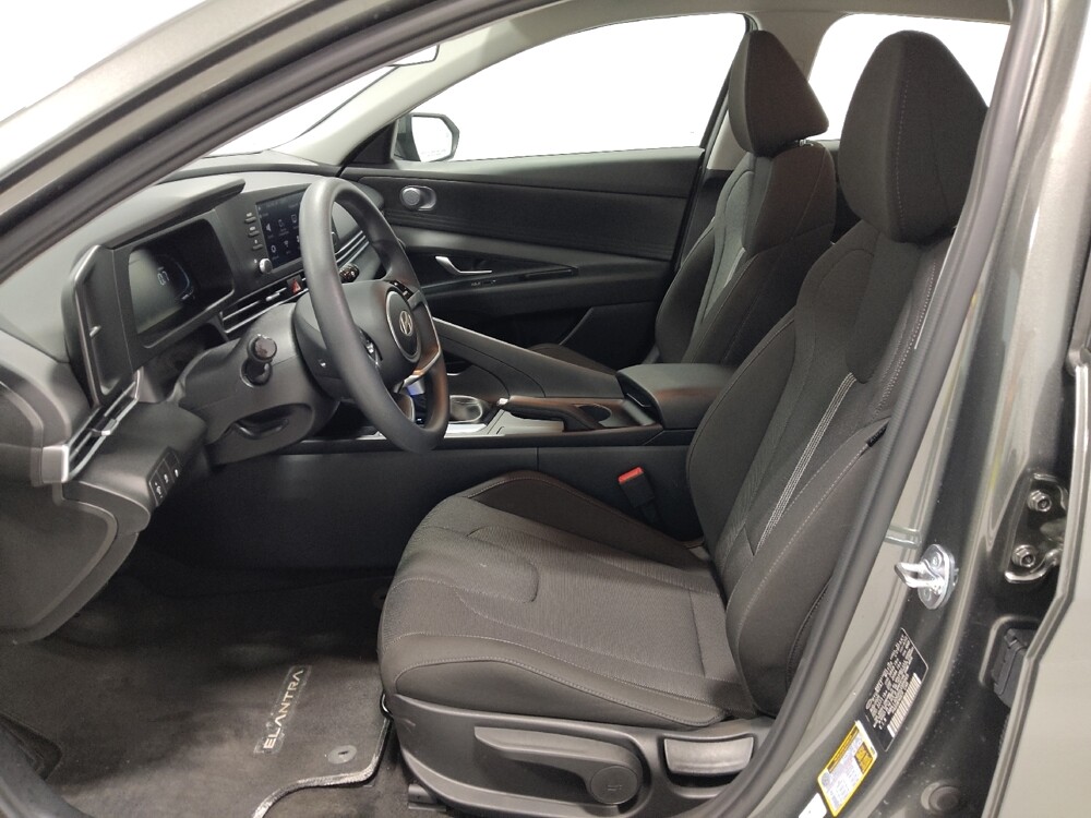 2025 Hyundai Elantra in Columbus, OH 43231 - 18126947 17