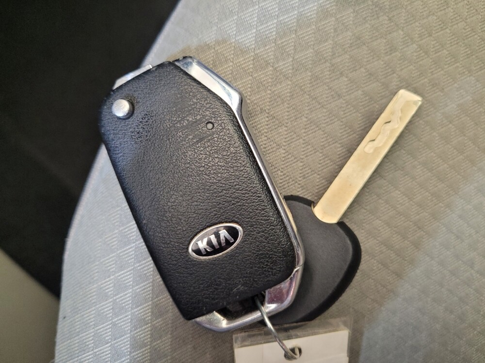 2025 Kia Soul in Columbus, OH 43228 - 18126956 32