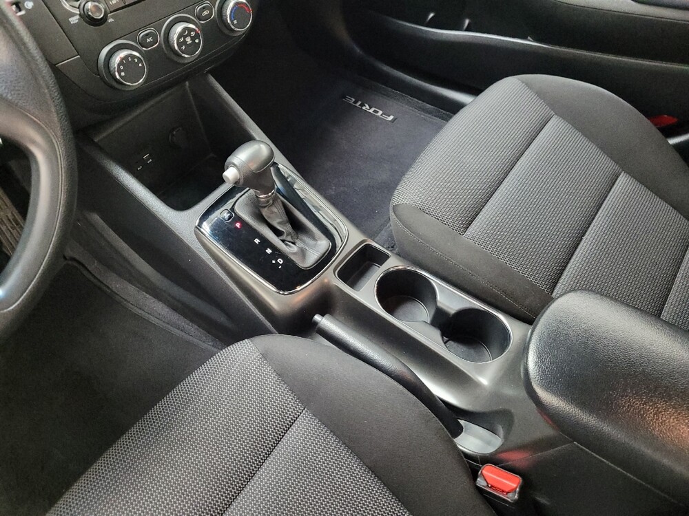 2017 Kia Forte in Plymouth Meeting, PA 19462 - 18126998 26
