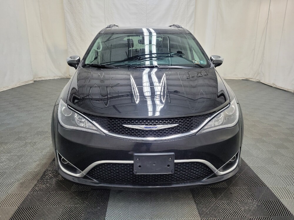 2018 Chrysler Pacifica in Plymouth Meeting, PA 19462 - 18127003 14