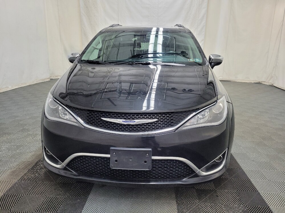 2018 Chrysler Pacifica in Plymouth Meeting, PA 19462 - 18127003 15