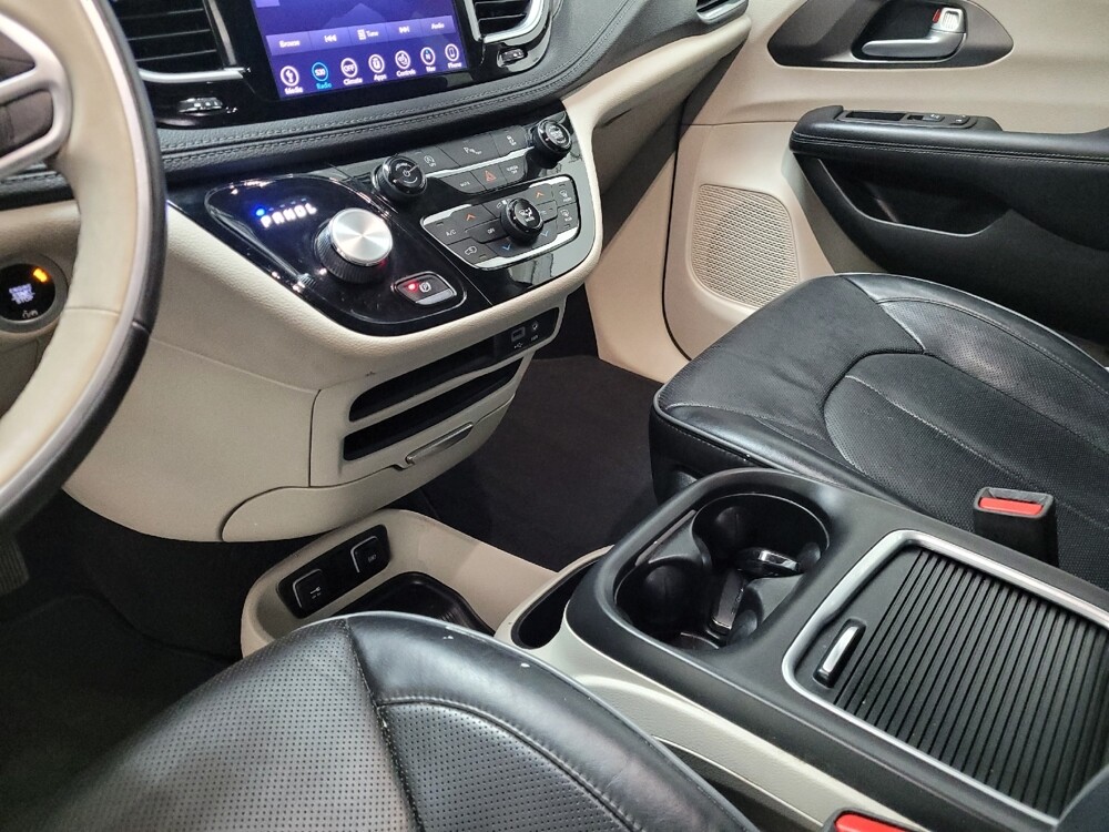 2018 Chrysler Pacifica in Plymouth Meeting, PA 19462 - 18127003 26