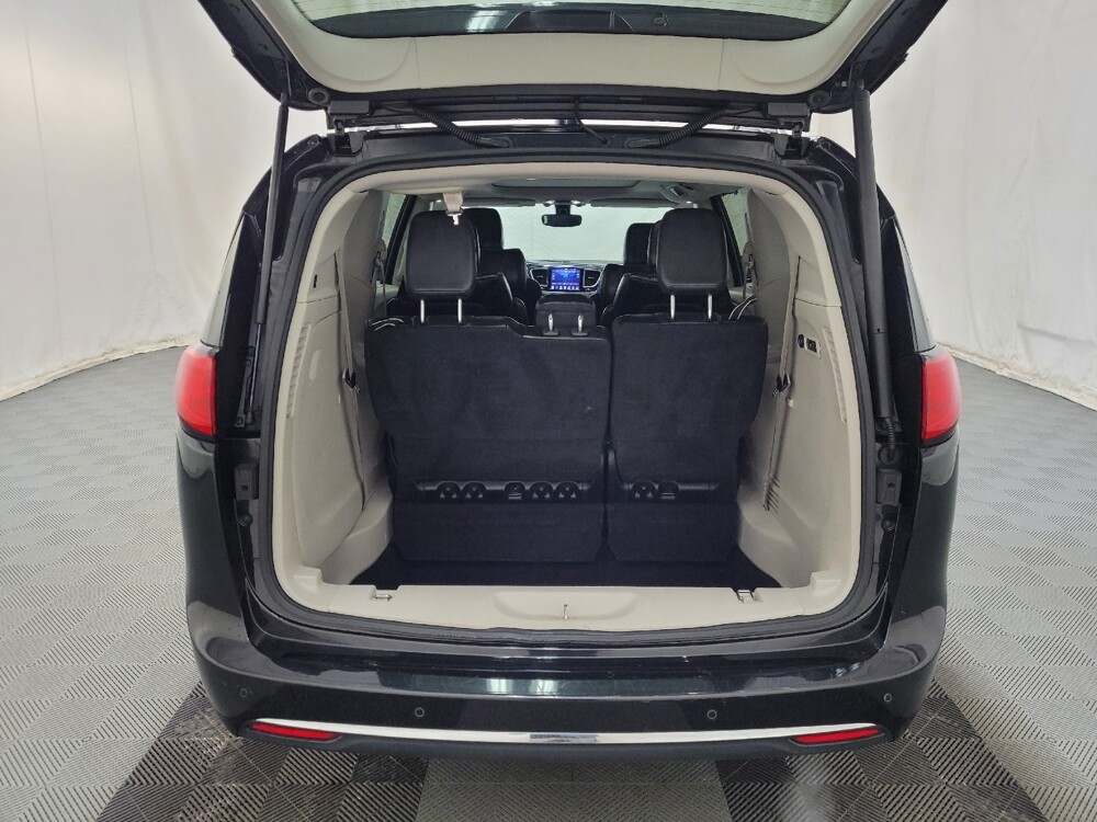 2018 Chrysler Pacifica in Plymouth Meeting, PA 19462 - 18127003 29