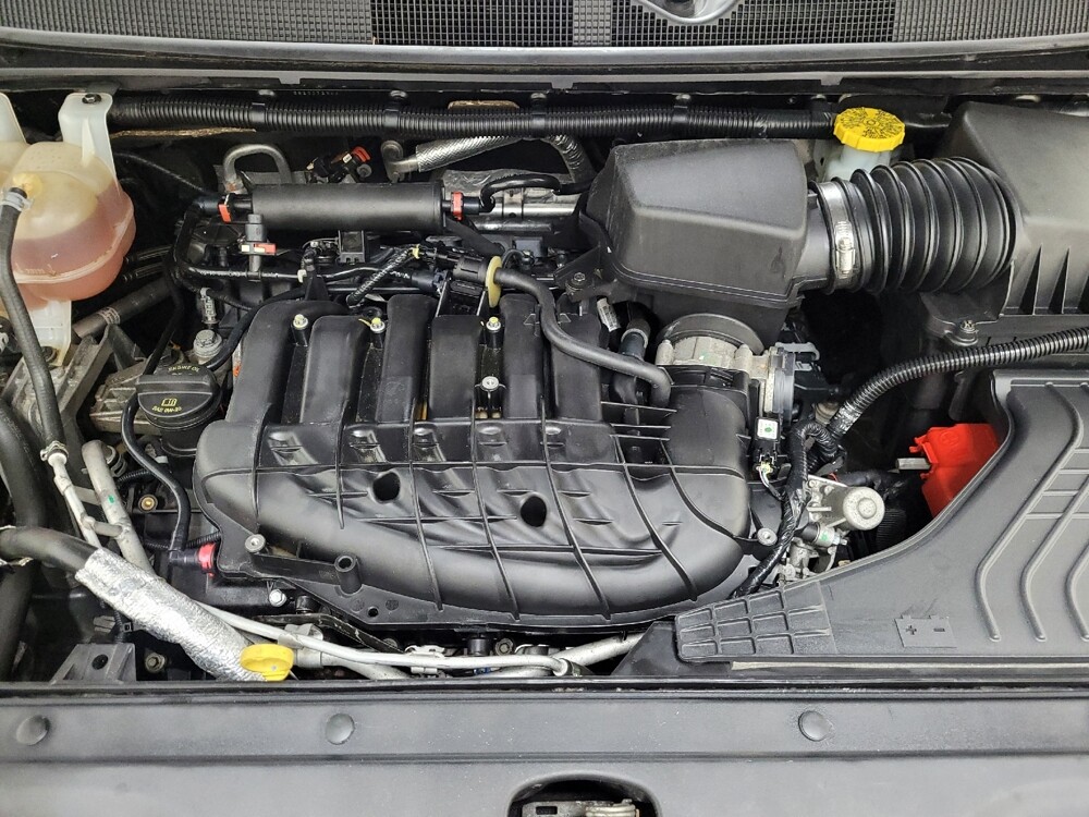 2018 Chrysler Pacifica in Plymouth Meeting, PA 19462 - 18127003 30