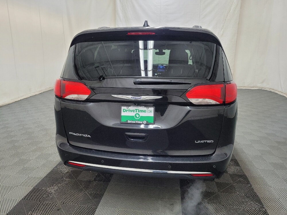 2018 Chrysler Pacifica in Plymouth Meeting, PA 19462 - 18127003 7