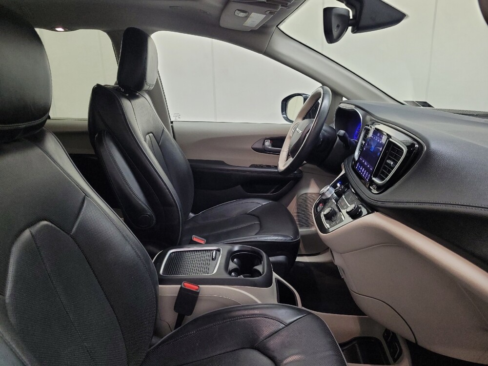 2018 Chrysler Pacifica in Plymouth Meeting, PA 19462 - 18127003 21