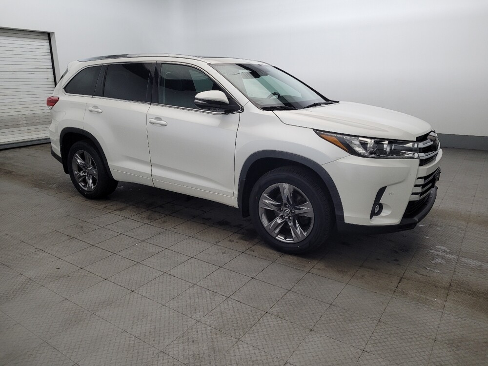 2019 Toyota Highlander in Newport News, VA 23601 - 18127018 11
