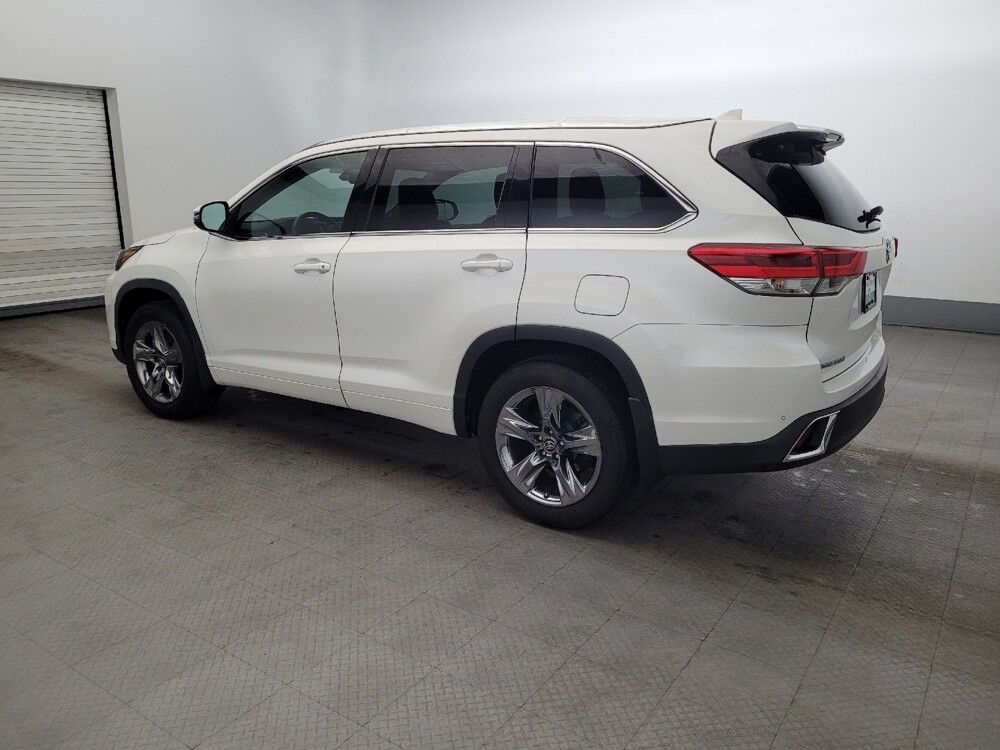 2019 Toyota Highlander in Newport News, VA 23601 - 18127018 3