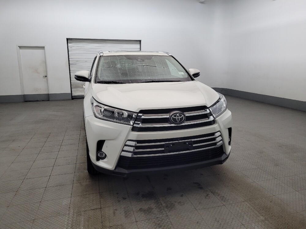 2019 Toyota Highlander in Newport News, VA 23601 - 18127018 14