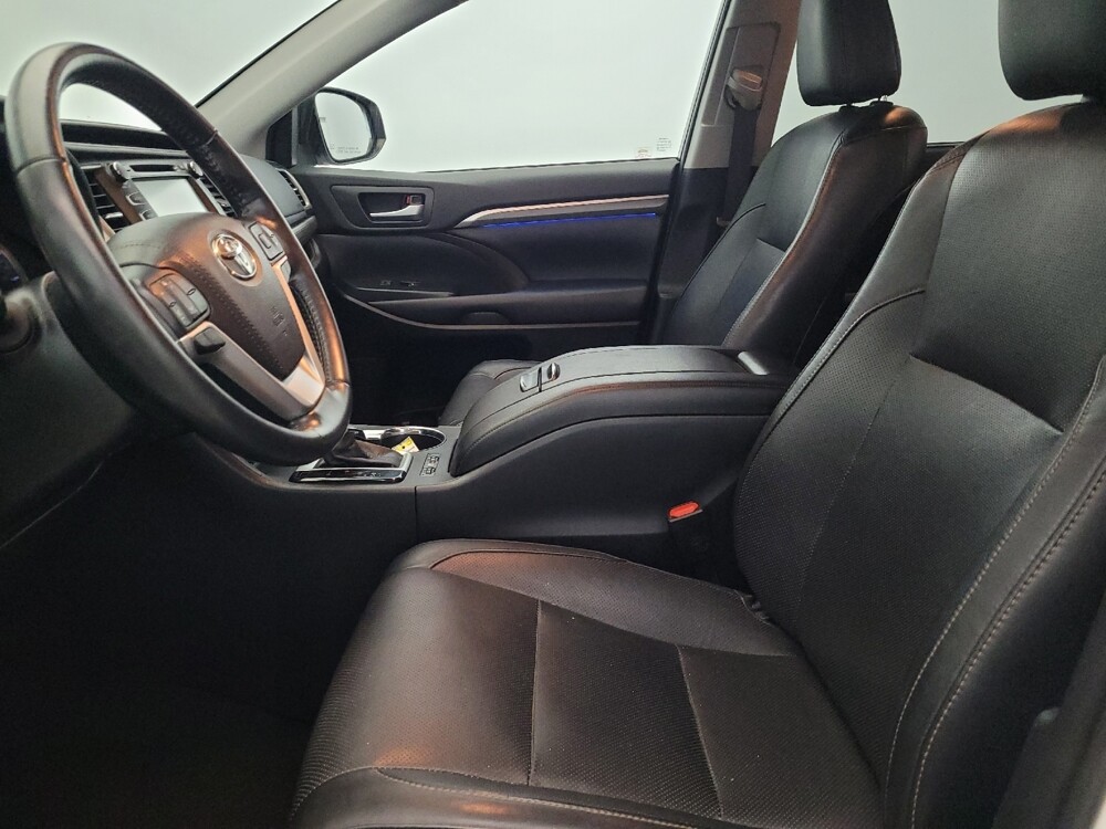 2019 Toyota Highlander in Newport News, VA 23601 - 18127018 17