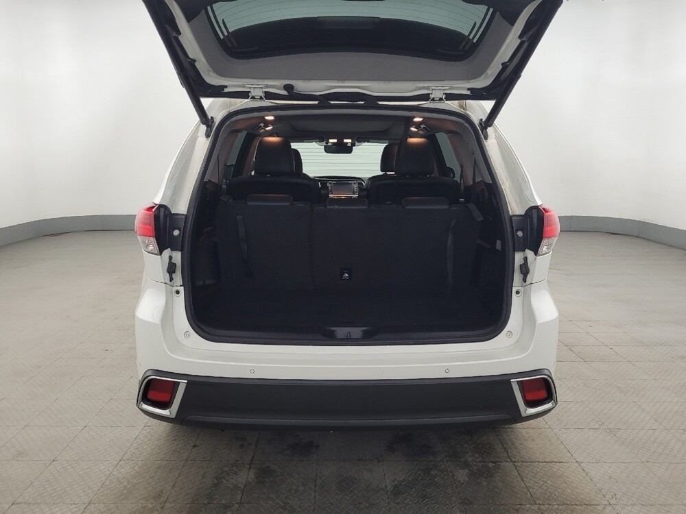 2019 Toyota Highlander in Newport News, VA 23601 - 18127018 29