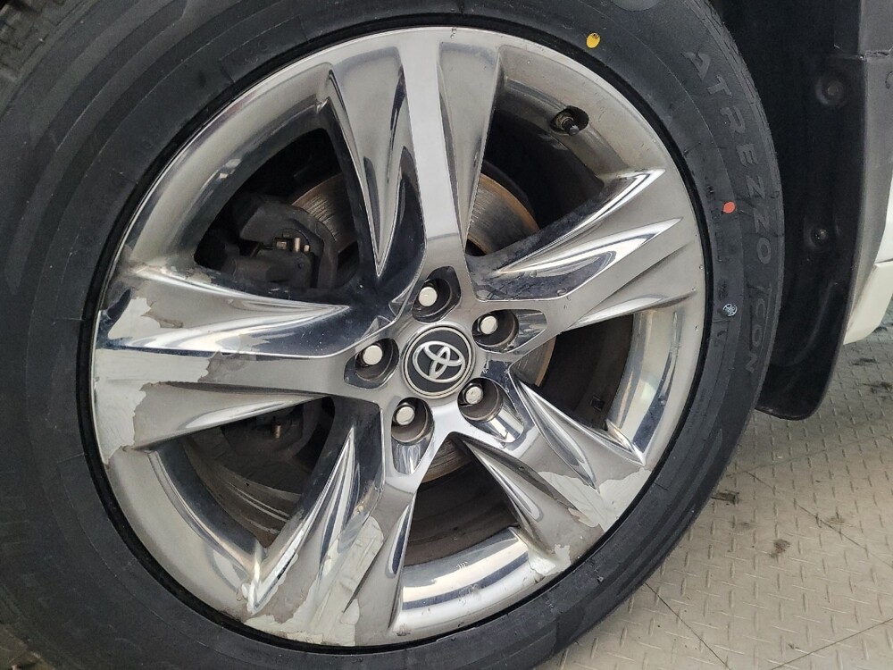 2019 Toyota Highlander in Newport News, VA 23601 - 18127018 31