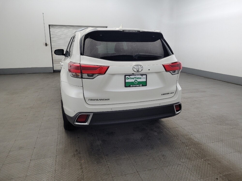 2019 Toyota Highlander in Newport News, VA 23601 - 18127018 6