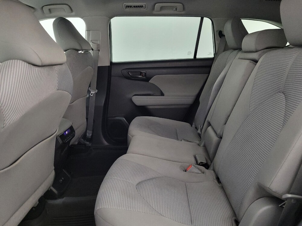 2020 Toyota Highlander in Langhorne, PA 19047 - 18127025 18