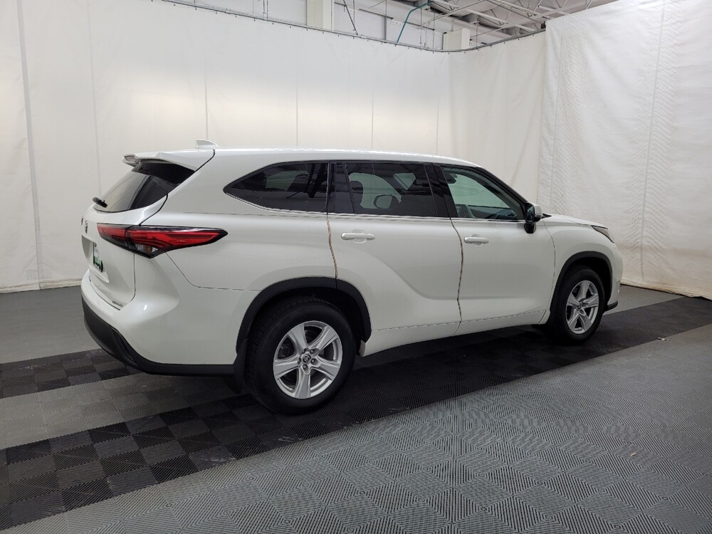 2020 Toyota Highlander in Langhorne, PA 19047 - 18127025 10