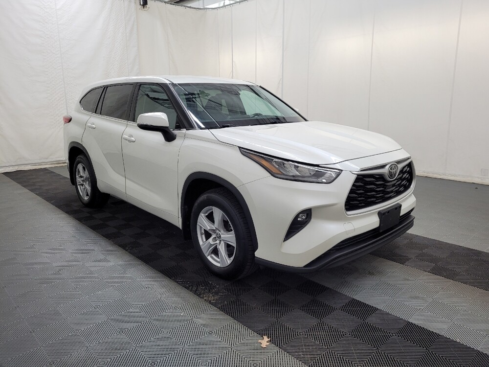 2020 Toyota Highlander in Langhorne, PA 19047 - 18127025 13