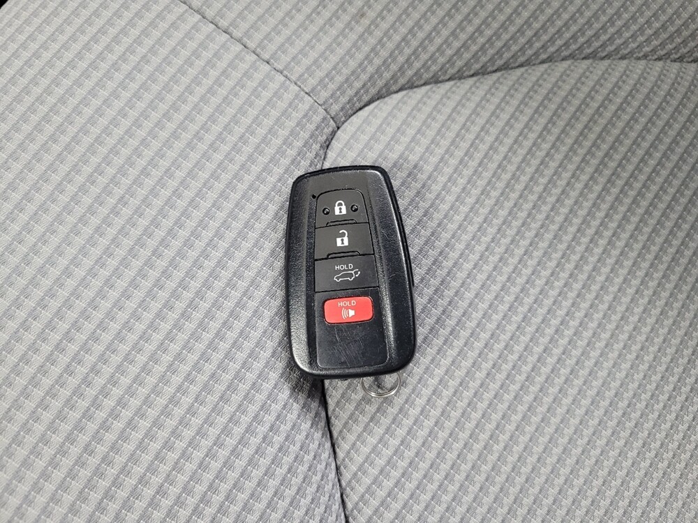 2020 Toyota Highlander in Langhorne, PA 19047 - 18127025 32