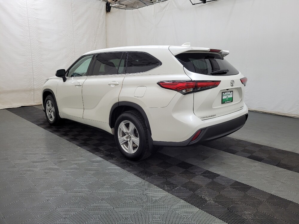 2020 Toyota Highlander in Langhorne, PA 19047 - 18127025 5