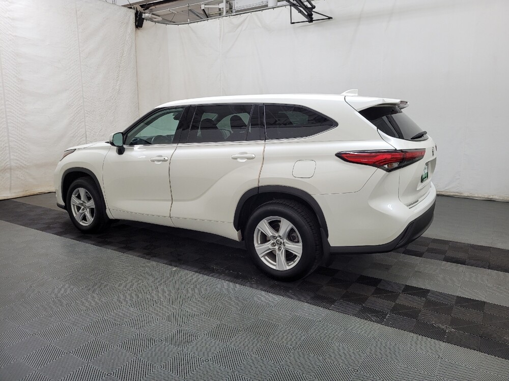 2020 Toyota Highlander in Langhorne, PA 19047 - 18127025 3