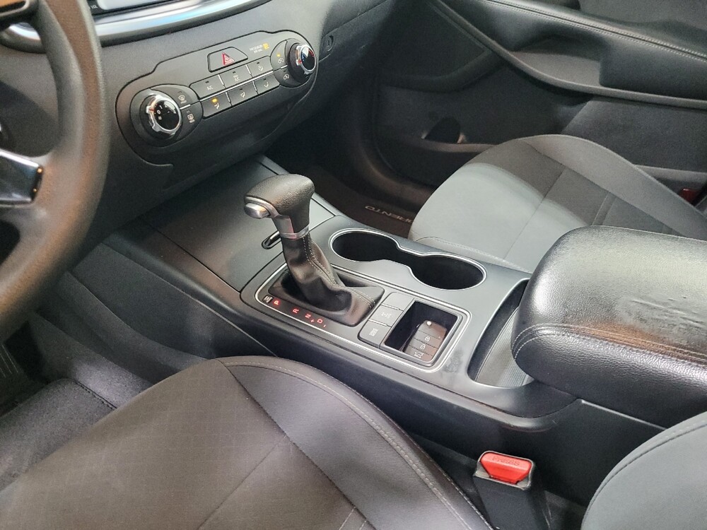 2019 Kia Sorento in Plymouth Meeting, PA 19462 - 18127030 26