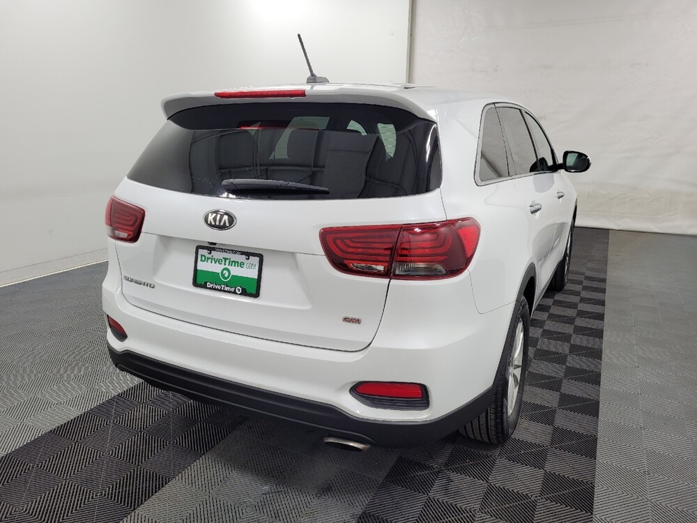 2019 Kia Sorento in Plymouth Meeting, PA 19462 - 18127030 9
